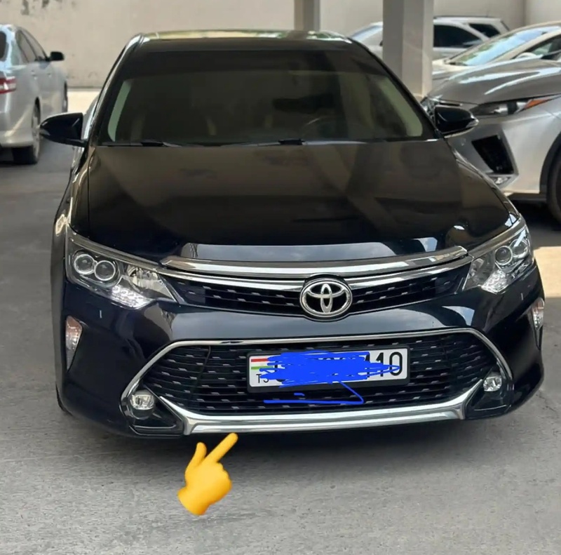 Хром переднего бампера на Toyota Camry 5 Exclusive